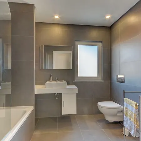 Summer Semesterbostad